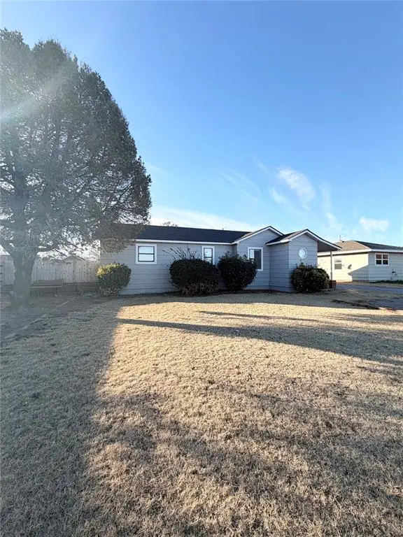 812 E North Boundary Street, Sentinel, OK 73664 - Image #1