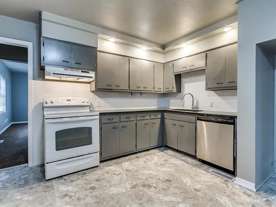 4221 NW 15th Street, Oklahoma City, OK 73107 - Image #2