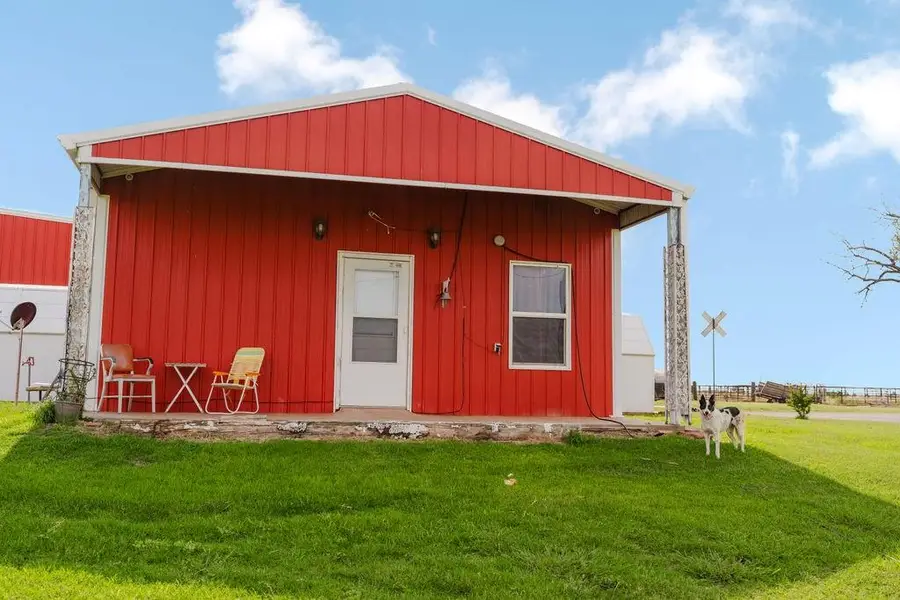 12223 N 2040 Road, Sentinel, OK 73664 - Image #3