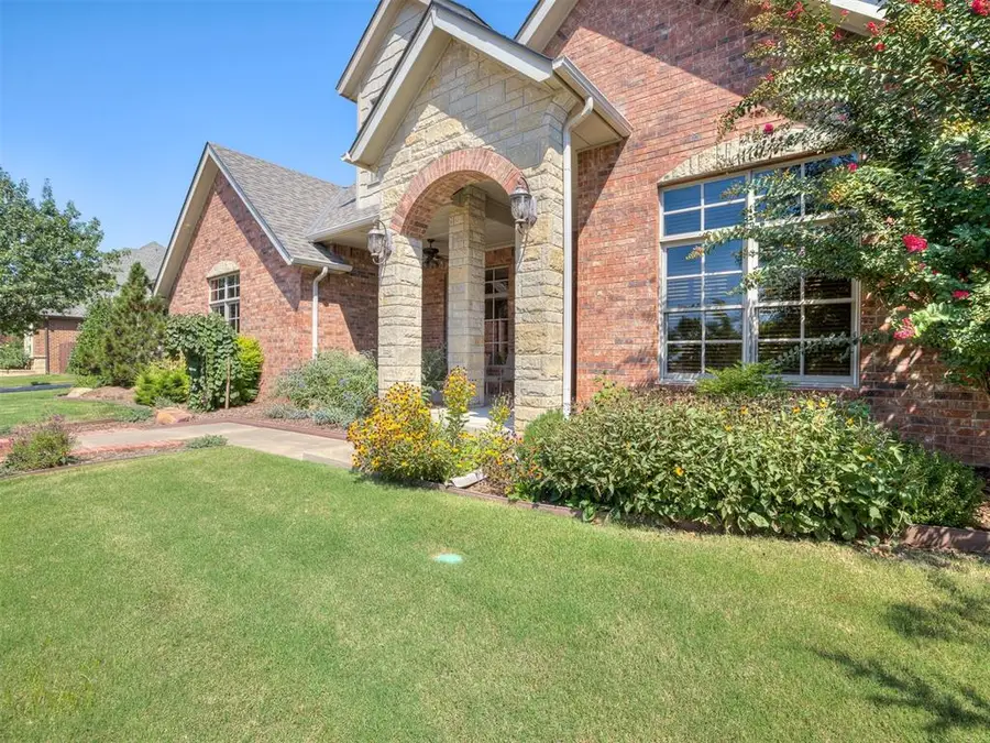 905 Stone Creek Boulevard, Yukon, OK 73099 - Image #2
