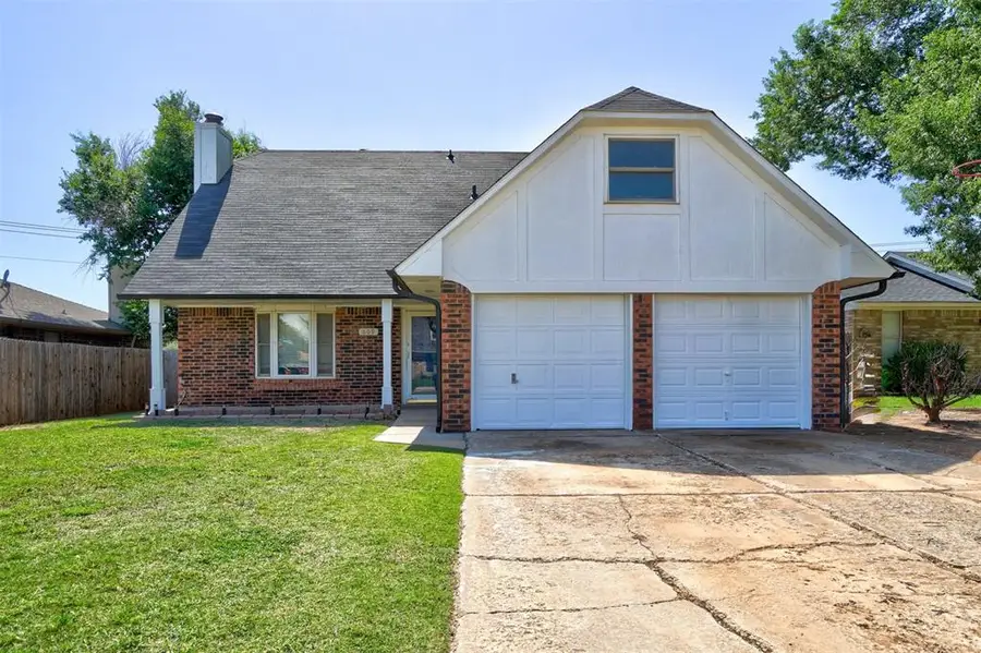 609 Crown Drive, Yukon, OK 73099 - Image #2