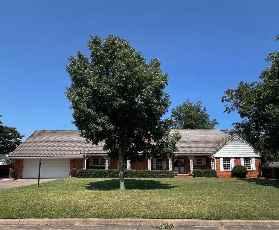 210 E Cammack Street, Shawnee, OK 74804 - Image #1