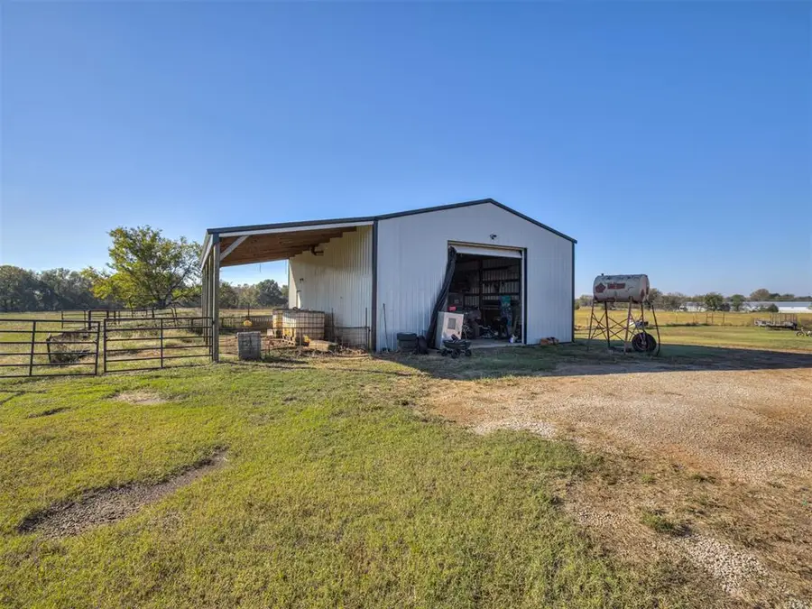 423972 E 1060 Road, Checotah, OK 74426 - Image #2