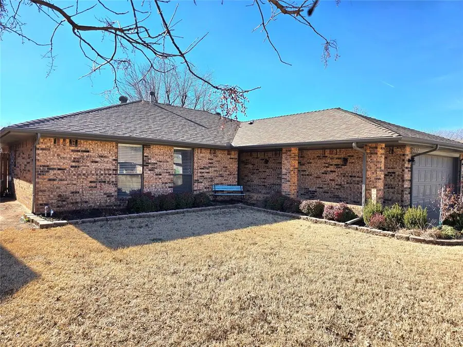 1332 Chimney Hill Road, Yukon, OK 73099 - Image #2