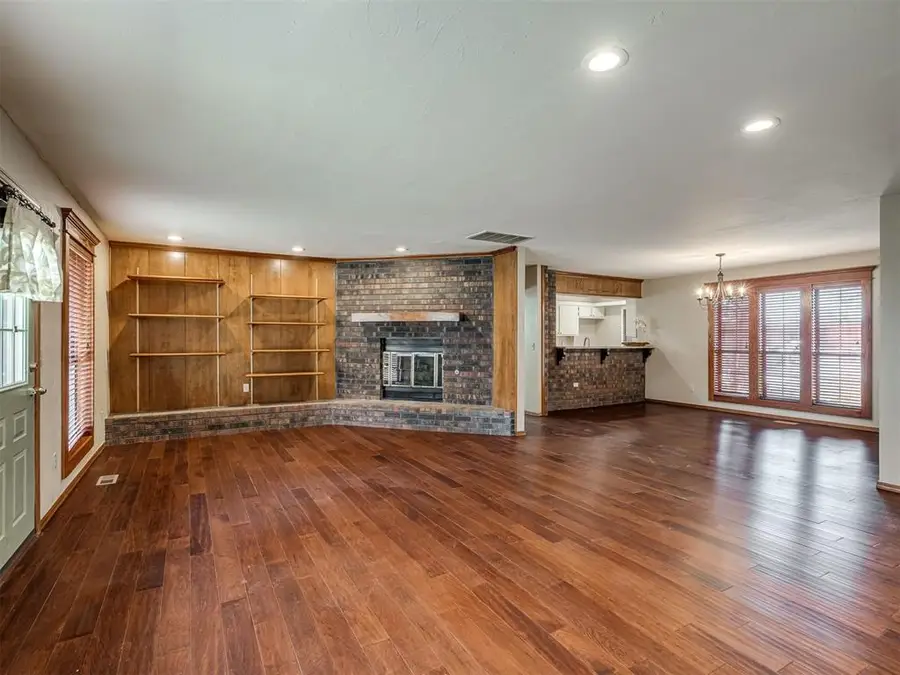 4609 Deer Creek Court, Yukon, OK 73099 - Image #2