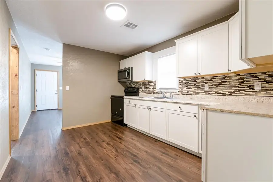 1217 W 6th Street, Elk City, OK 73644 - Image #3