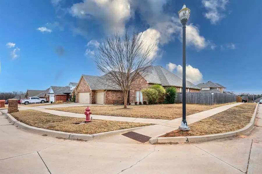 3204 Valley Brook, Norman, OK 73071 - Image #2