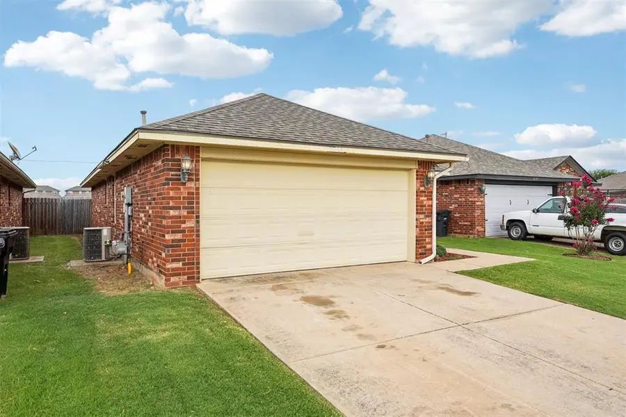 3616 Ellis Avenue, Moore, OK 73160 - Image #2