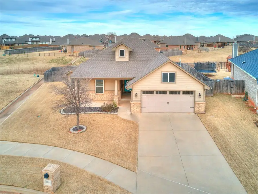 18524 Bridlington Court, Edmond, OK 73012 - Image #3