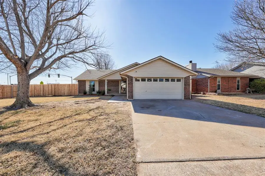 1046 Walsh Lane, Yukon, OK 73099 - Image #2