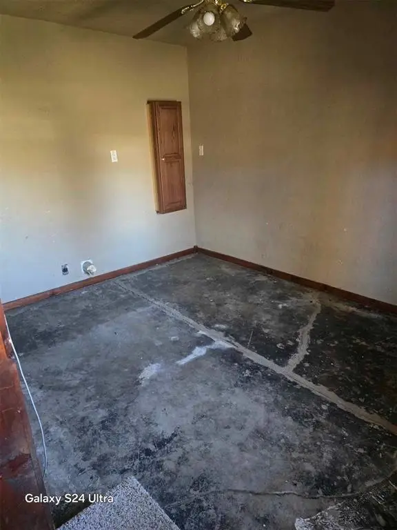 201 E 4th Street, Cement, OK 73017 - Image #2