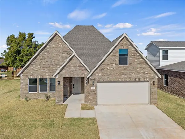 810 Chateau Court, Kingfisher, OK 73750