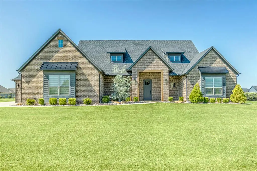 10028 Lacewood Drive, Edmond, OK 73025 - Image #1