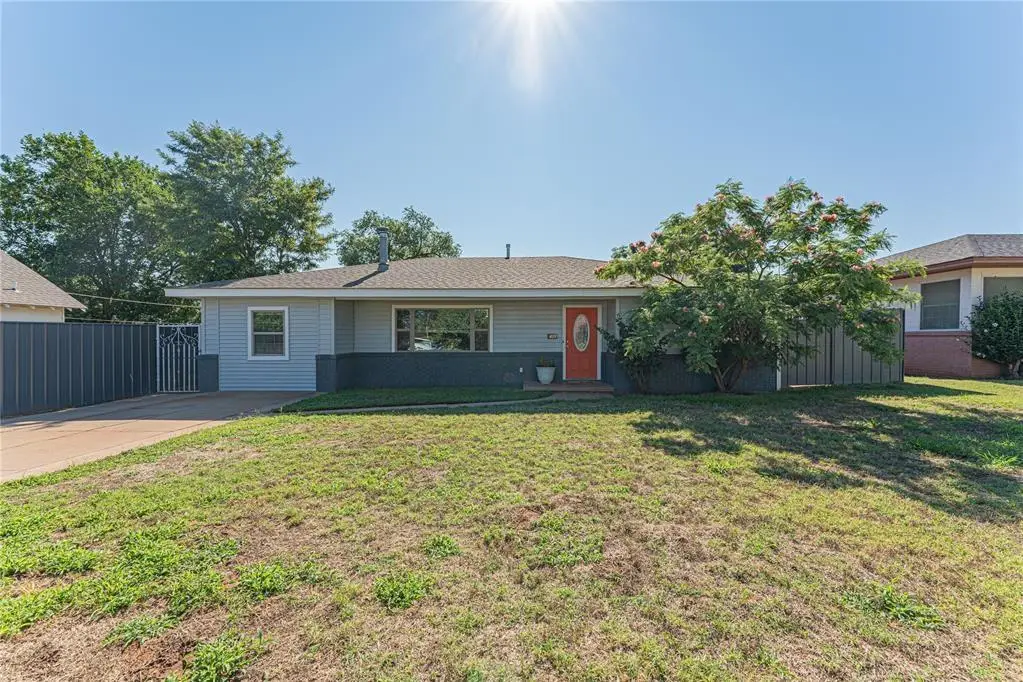 409 S 15th Street, Clinton, OK 73601 - Image #1