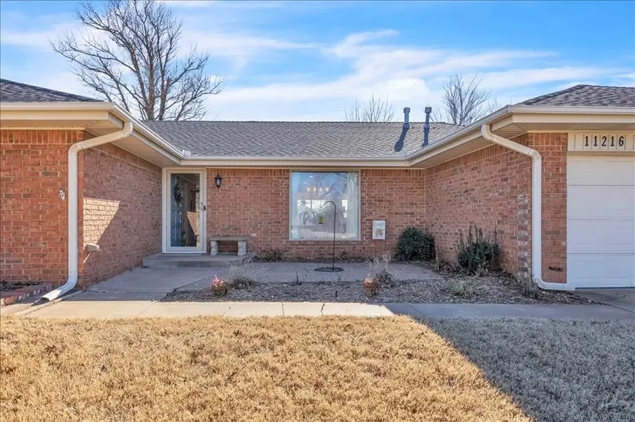 11216 Dover Court, Yukon, OK 73099 - Image #2