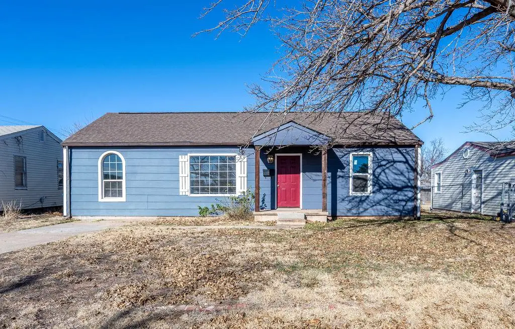 631 W 10th Street, Cordell, OK 73632 - Image #1