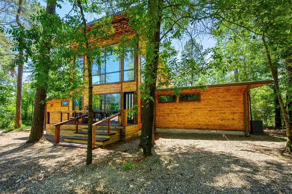 83 Hickory Creek Trail, Broken Bow, OK 74728