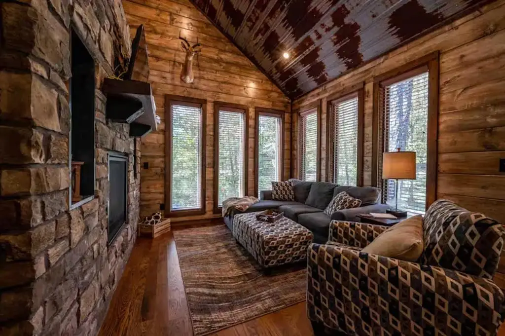 108 Pilotfish Road, Broken Bow, OK 74728 - Image #1