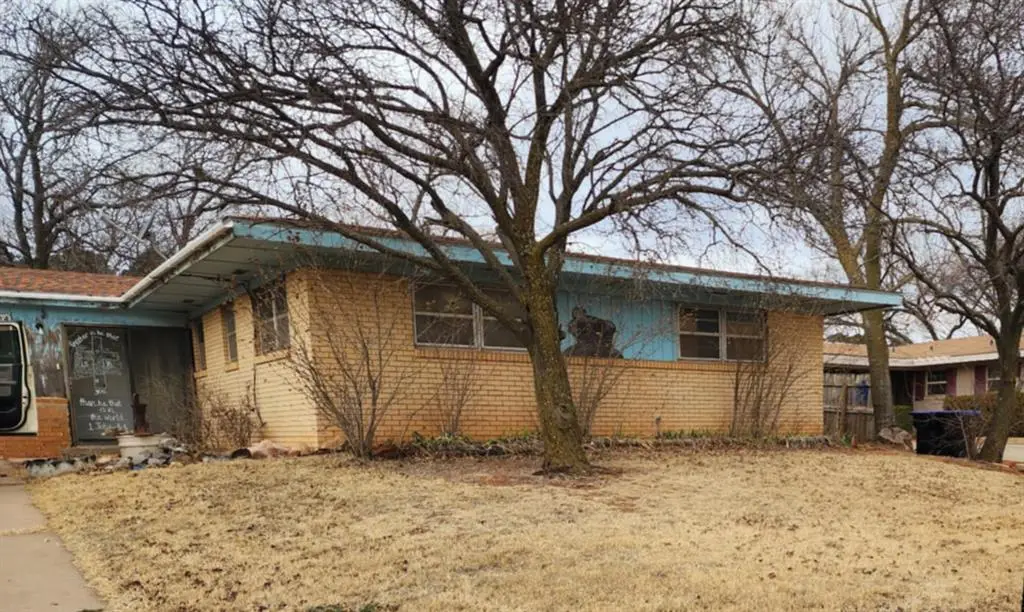 214 E Pawnee Road, Burns Flat, OK 73624 - Image #1