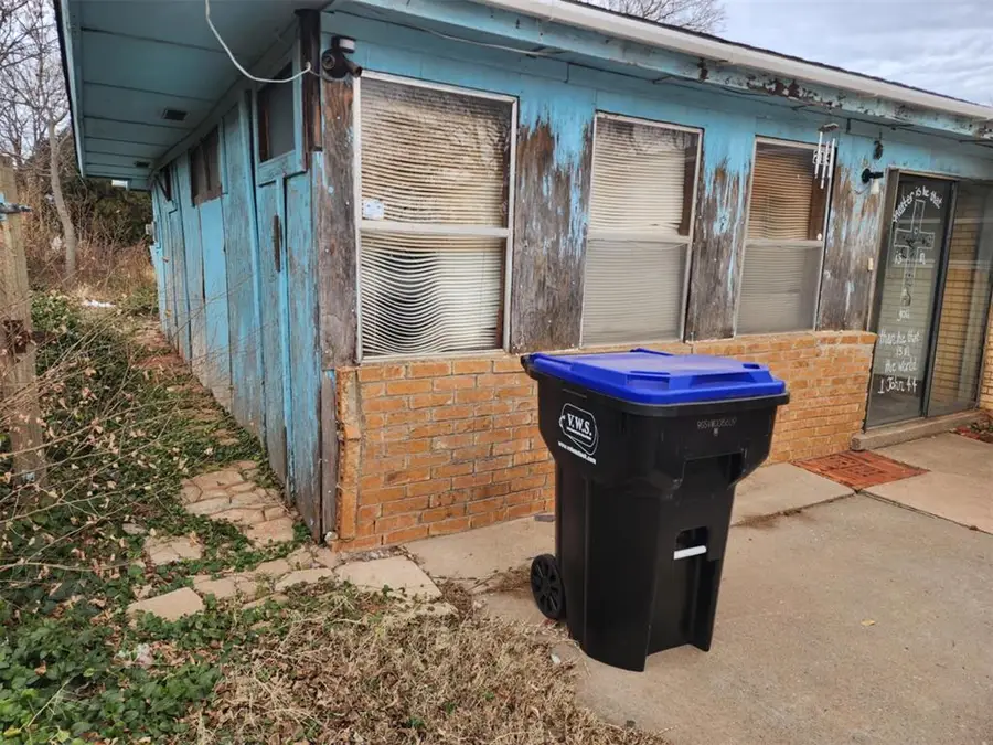 214 E Pawnee Road, Burns Flat, OK 73624 - Image #2