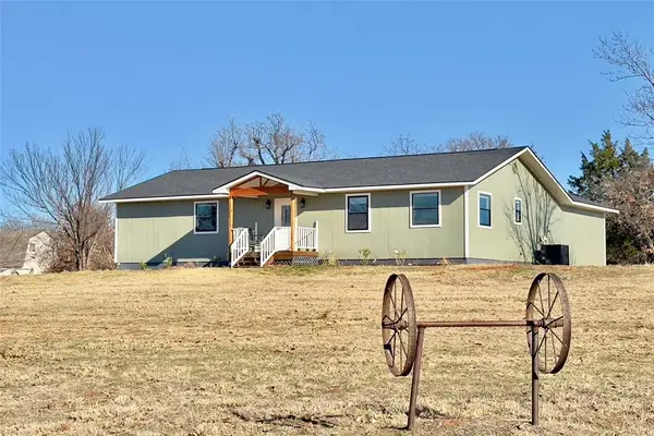 9710 Hillcrest Drive, Edmond, OK 73025