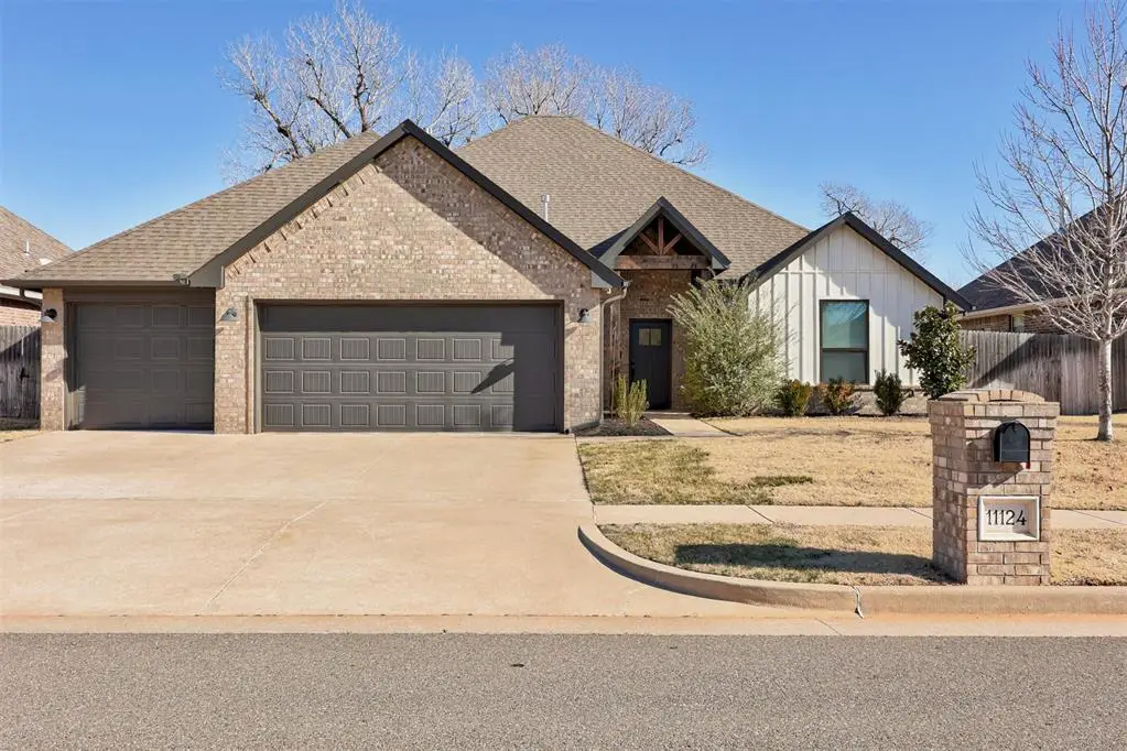 11124 Fairways Avenue, Yukon, OK 73099 - Image #1