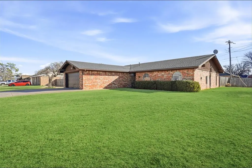 405 W Adams Street, Mangum, OK 73554 - Image #1