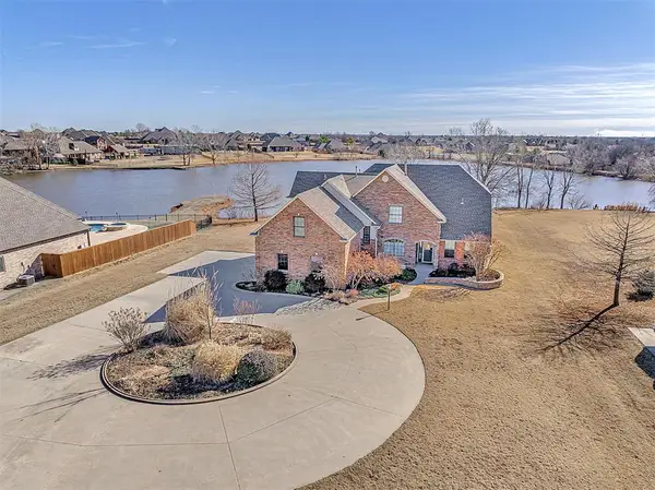 3004 Twin Lake Drive, Moore, OK 73165