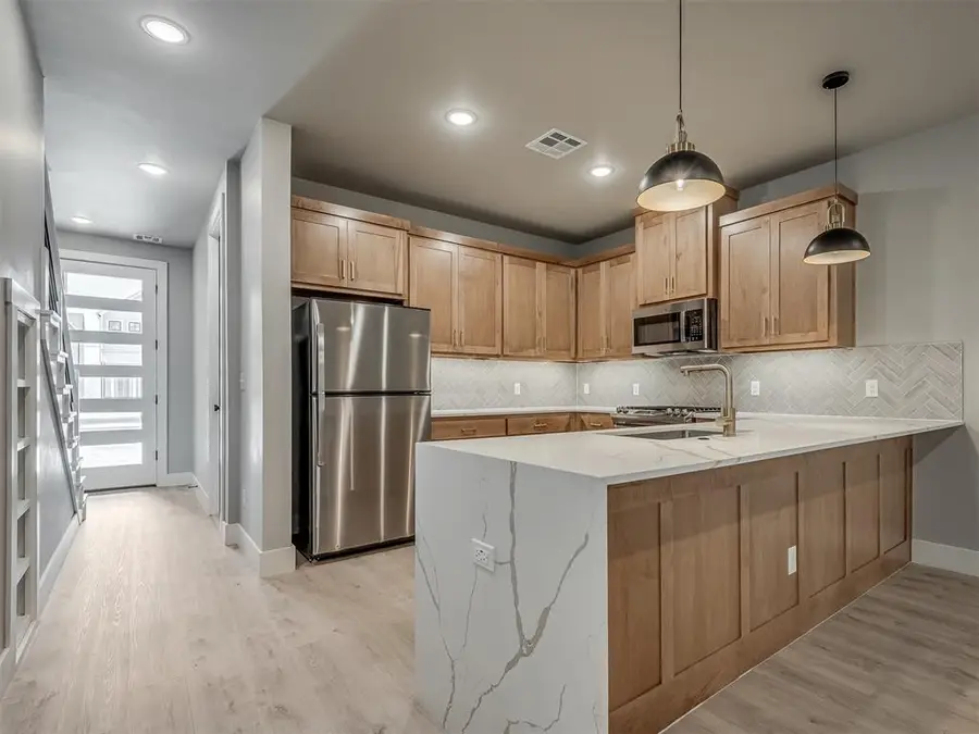 611 W 2nd Street, Edmond, OK 73003 - Image #2