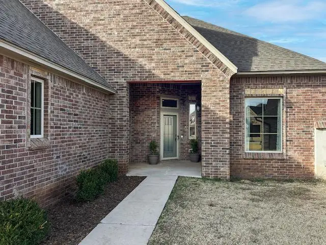 13621 Brampton Way, Yukon, OK 73099 - Image #2