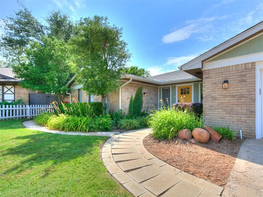 6112 Shaftsbury Road, Oklahoma City, OK 73132 - #3