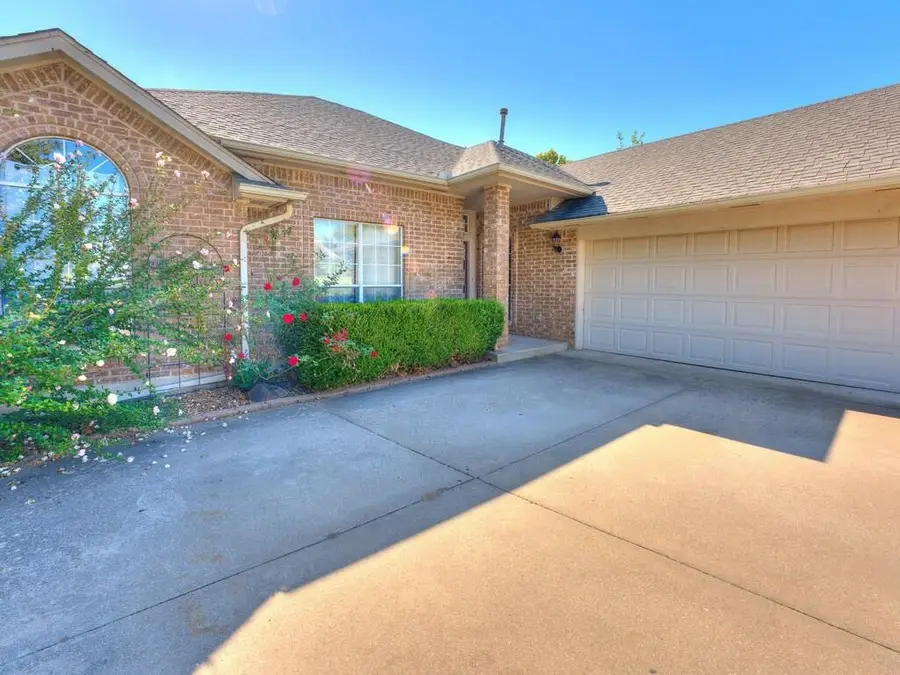 3001 Weymouth Way, Norman, OK 73071 - Image #2