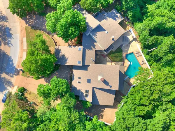 913 Oak Tree Drive, Edmond, OK 73025