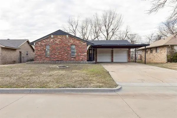 909 Highlander Drive, Moore, OK 73160