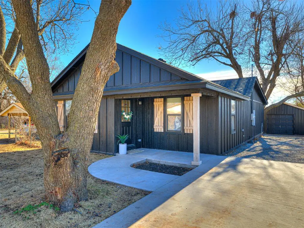 1909 W Louisiana Avenue, Chickasha, OK 73018 - Image #1