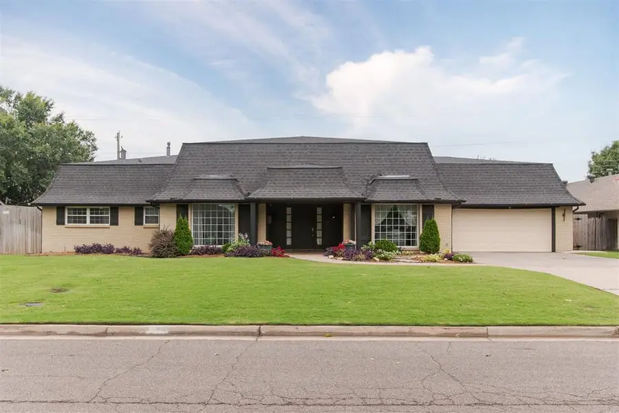 8625 Lakehurst Drive, Oklahoma City, OK 73120 - Image #2