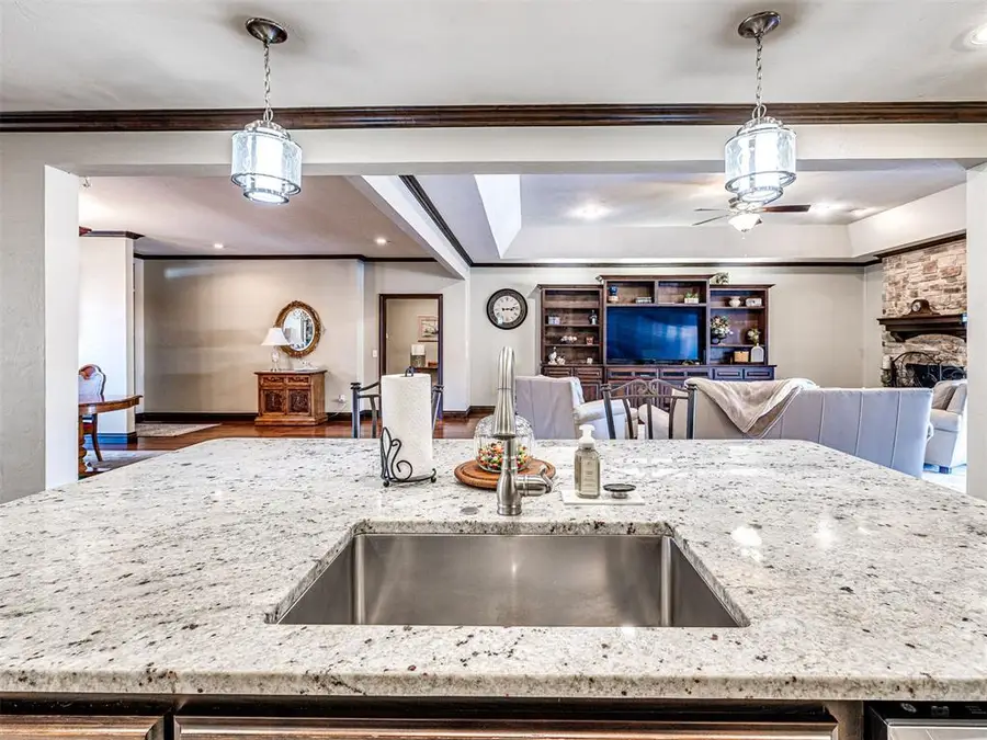 6101 Plum Thicket Road, Oklahoma City, OK 73162 - Image #2