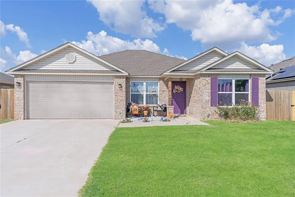 525 W Ava Drive, Mustang, OK 73064 - Image #1