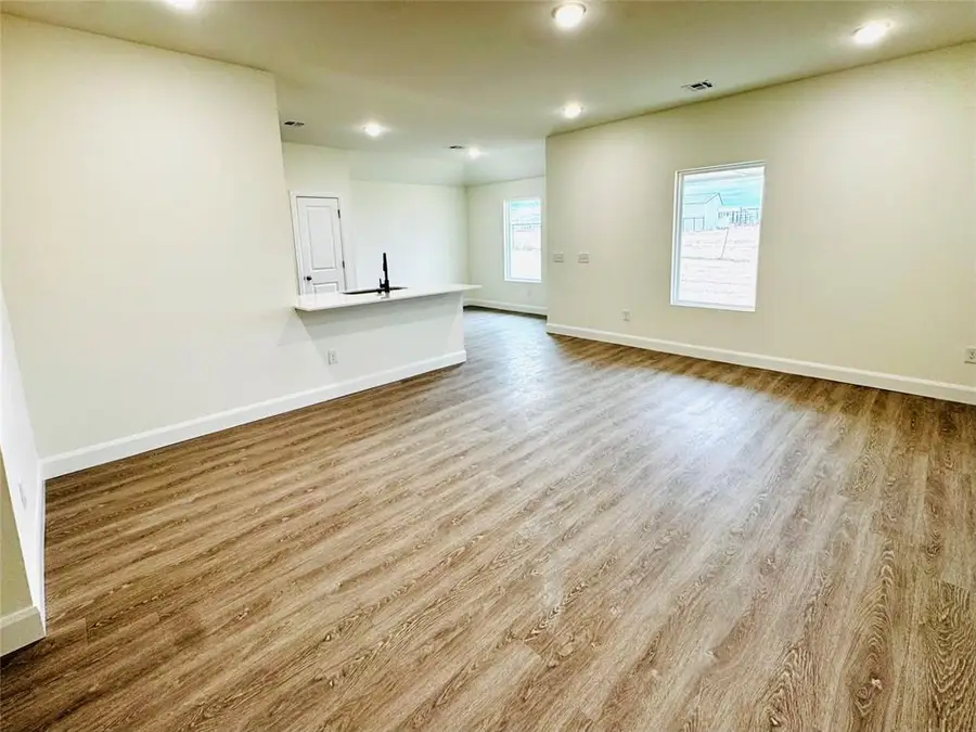 10136 Pennington Street, Harrah, OK 73045 - Image #2