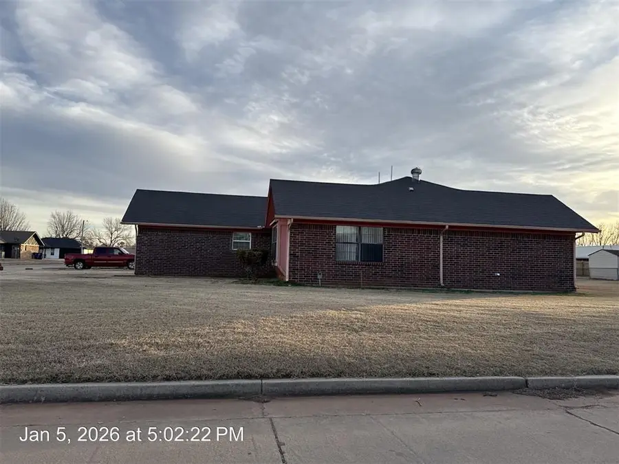202 Redbud Drive, Anadarko, OK 73005 - Image #2