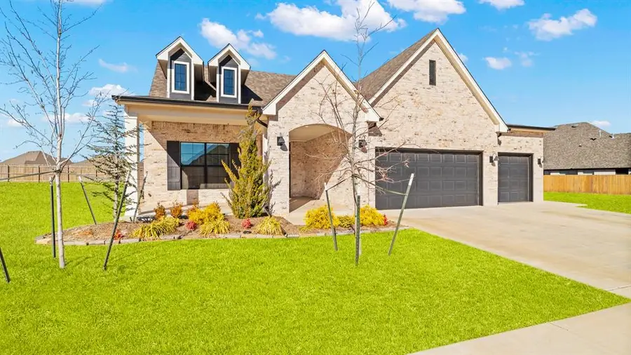 2805 Crystal Creek Drive, Yukon, OK 73099 - Image #2