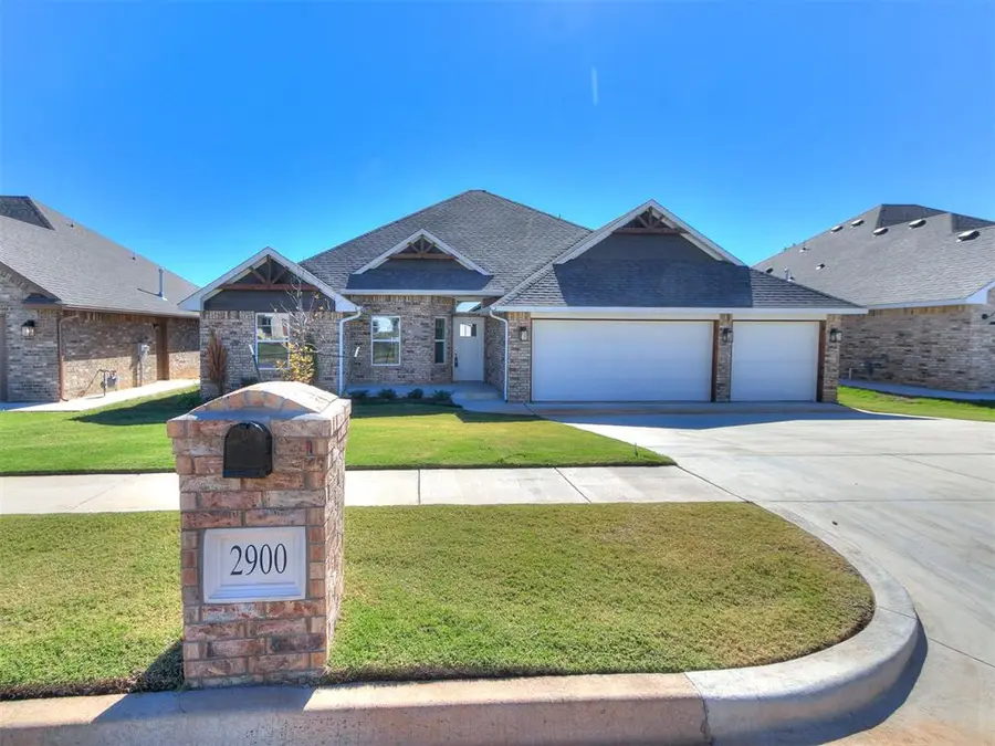 2900 Summit Hollow Circle, Norman, OK 73071 - #2