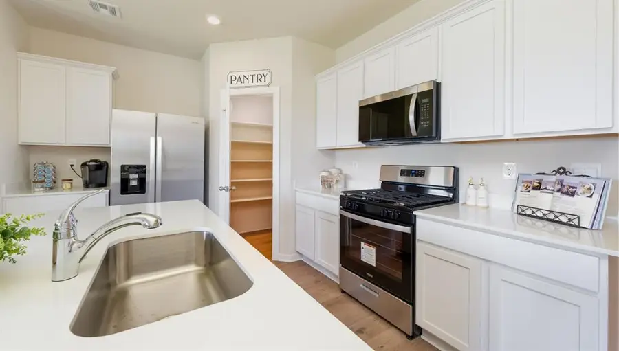 10204 NW 27th Street, Yukon, OK 73099 - Image #3