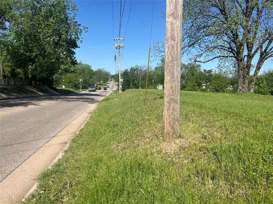 434 E Wallace Street, Shawnee, OK 74801 - Image #2