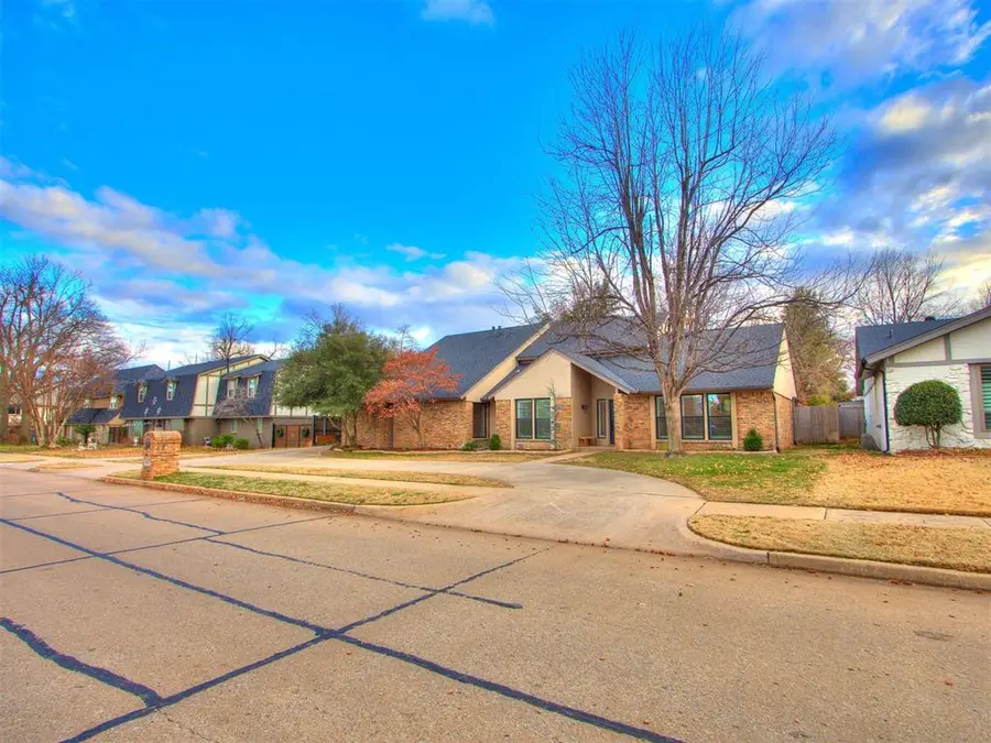 4022 Hidden Hill Road, Norman, OK 73072 - Image #2
