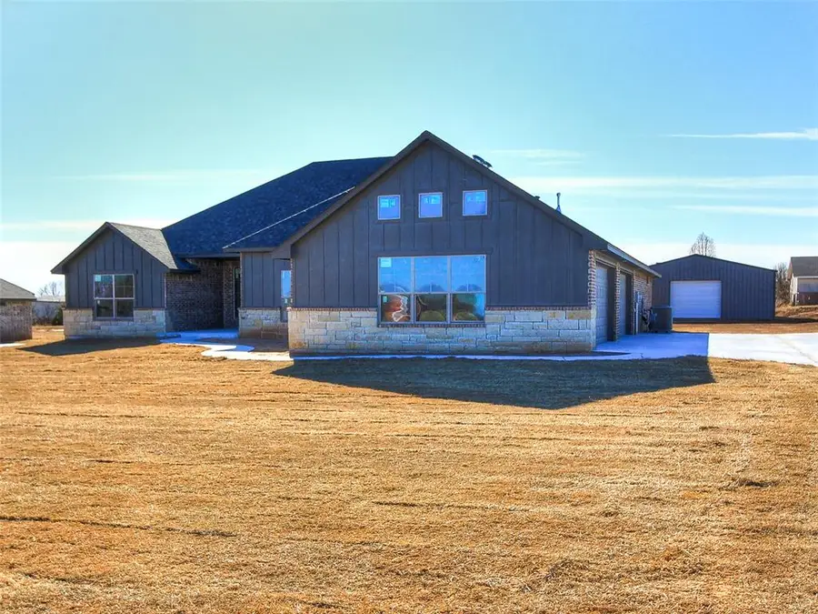 8681 Oak Tree Circle, Edmond, OK 73025 - Image #2