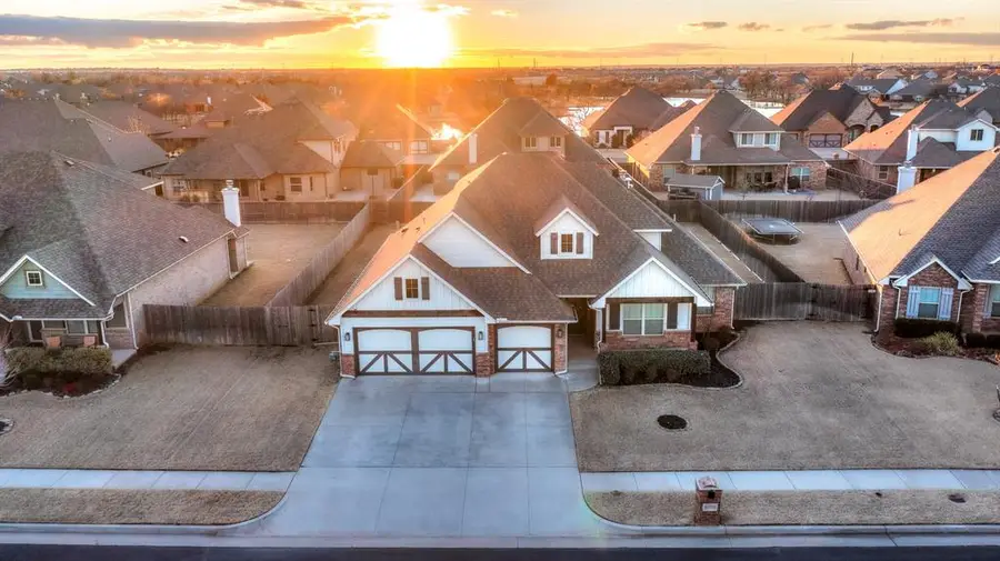 12813 Red Spruce Circle, Oklahoma City, OK 73142 - Image #3