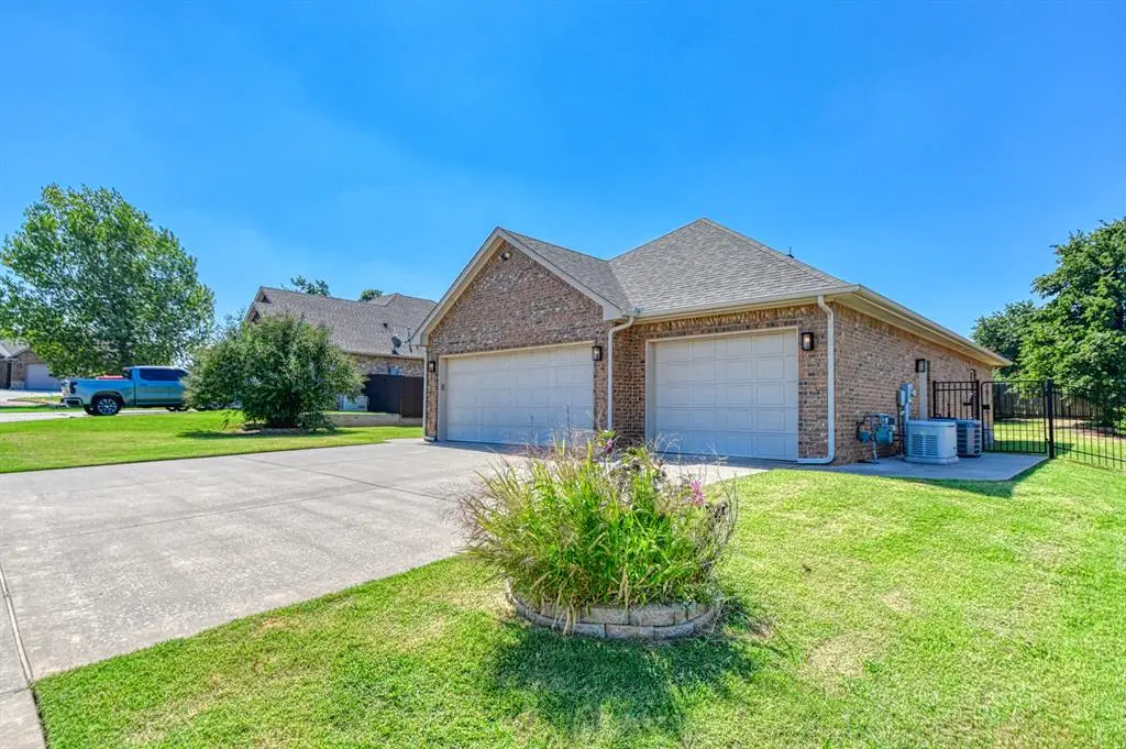 300 Bailey Street, Blanchard, OK 73010 - Image #1