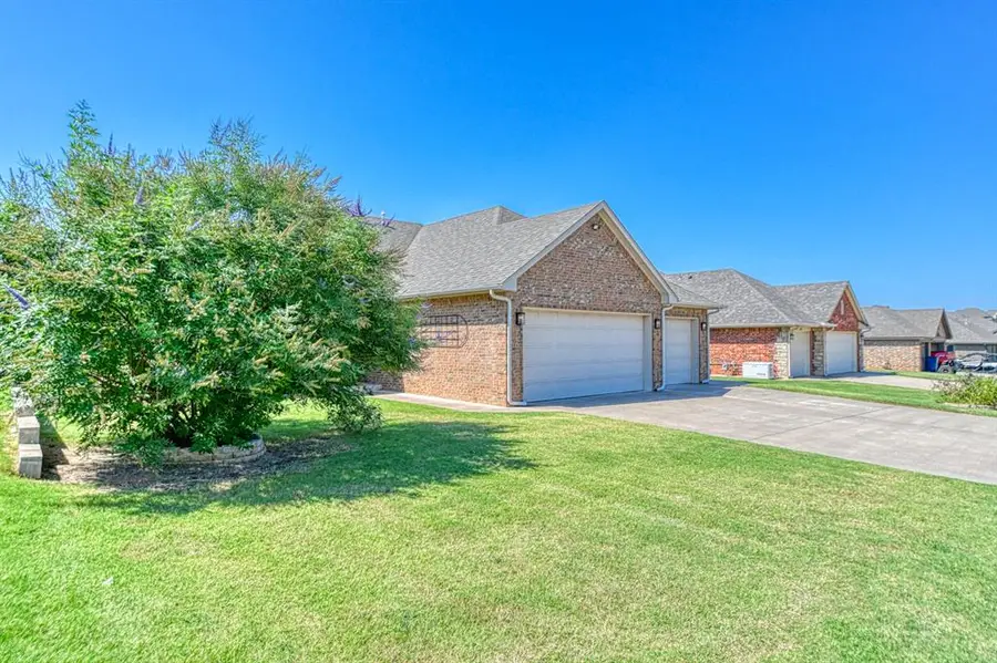 300 Bailey Street, Blanchard, OK 73010 - Image #3