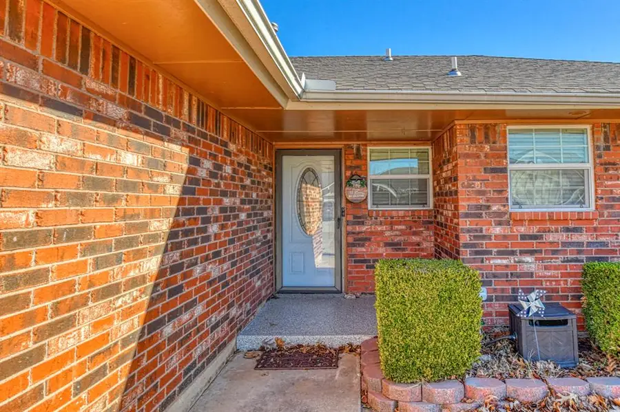 300 S English Drive, Moore, OK 73160 - Image #3